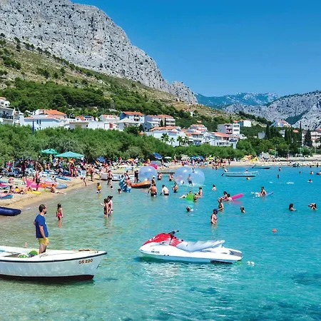 Apartment Awesome In Suvi Potok, Jesenice, Jesenice (Split-Dalmatia)